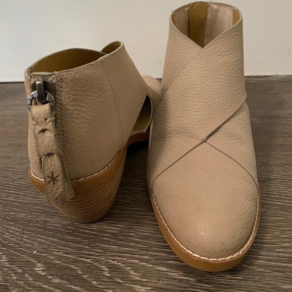 Splendid Booties - Picture 2 of 4